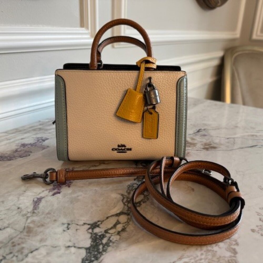 Coach Micro Zoe in Colorblock.  Fits iPhone 15 Pro and iPhone 16 EUC No Flaws - Picture 7 of 9